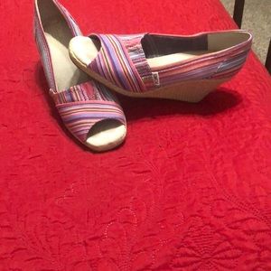 Toms Wedges